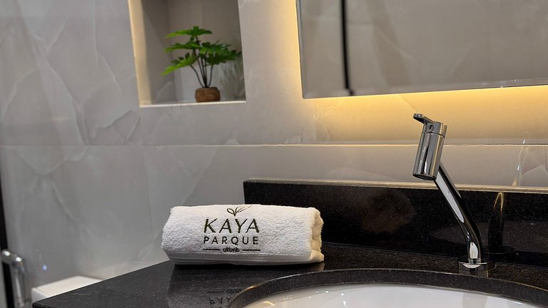 Kaya Parque | Flat 02 com cama de massagem